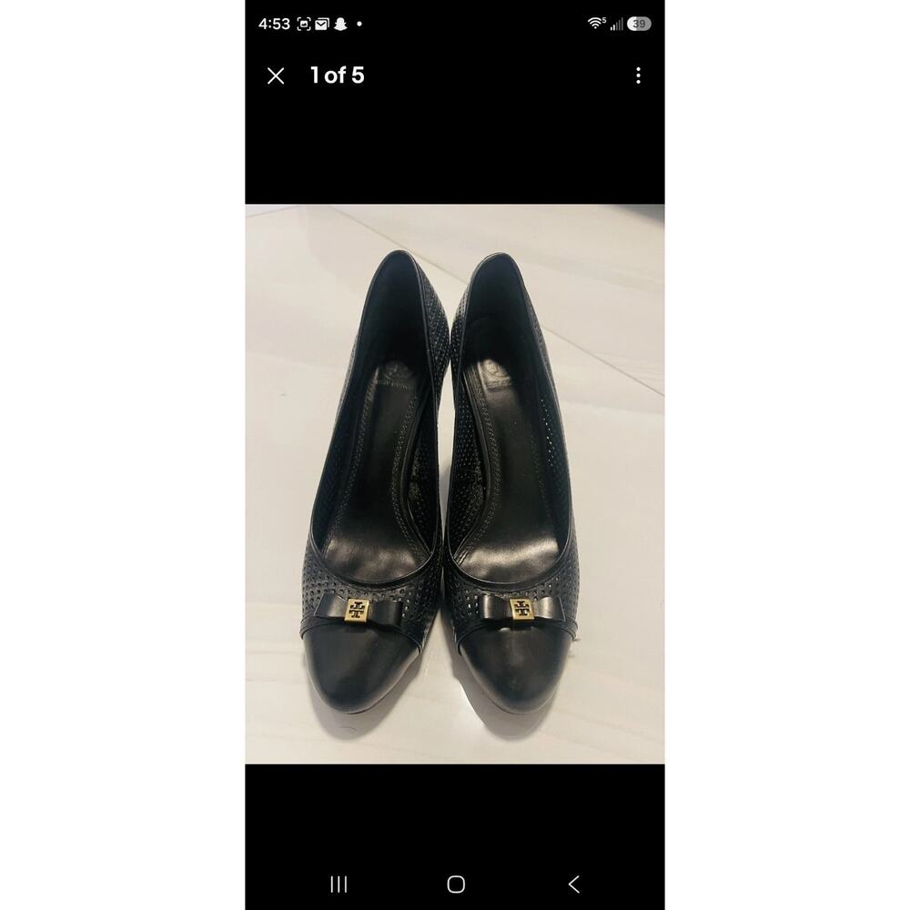 TORY BURCH Dolly pump Black Heels Women Sz 8 Leather Emblem High Heel - Picture 6 of 10